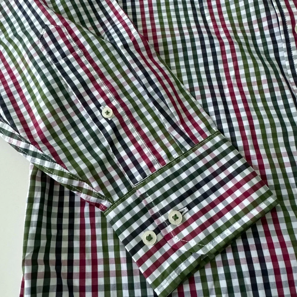 SOUTHERN TIDE classic fit button down shirt Size M